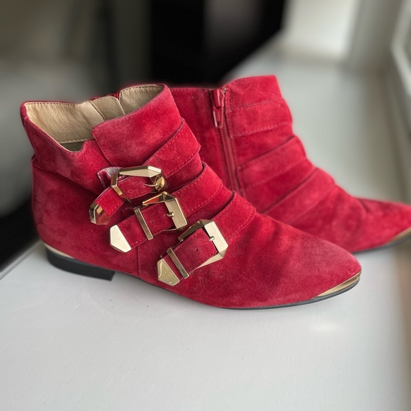 Red suede buckle Aldo boots - Picture 2 of 7